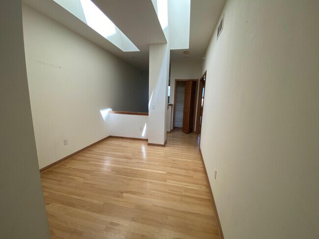 Building Photo - 2171 Norhardt Dr