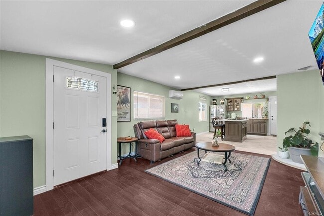 Building Photo - 2513 W Occidental St