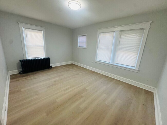 Building Photo - Rehabbed 3bd/1.5bth House with Backyard!! SECTION 8 ONLY!!