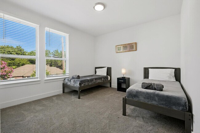 Building Photo - 3129 Rutz St