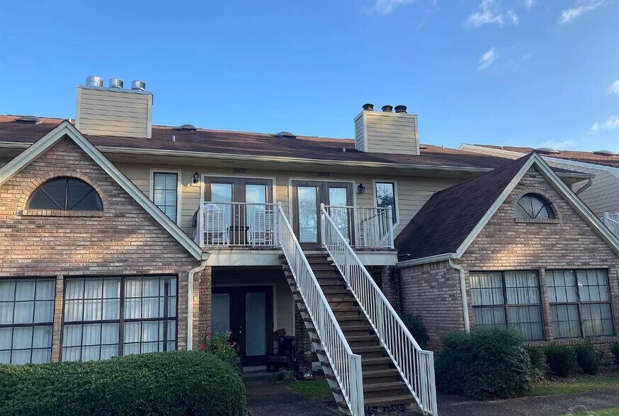 Building Photo - 5001 Grande Dr