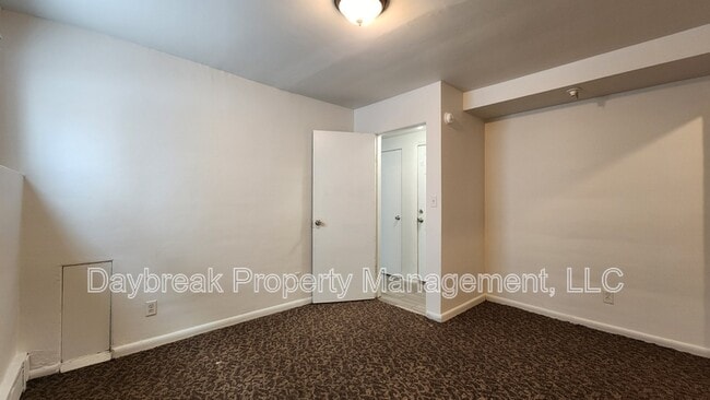 Building Photo - 1201-11 1/2 11 1/2 St N