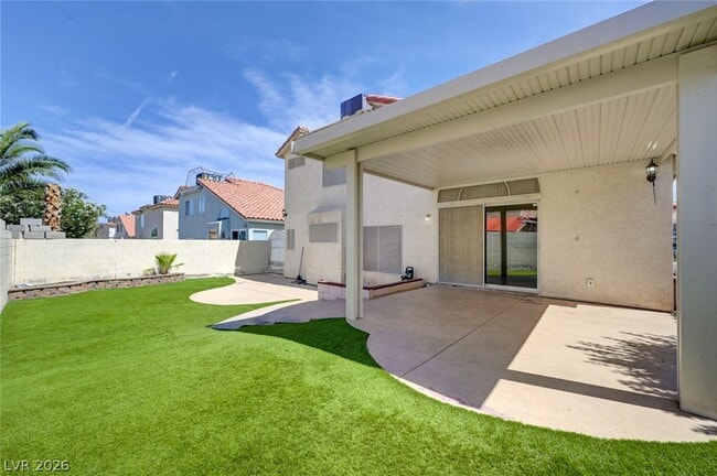 Building Photo - 8752 Raindrop Canyon Ave