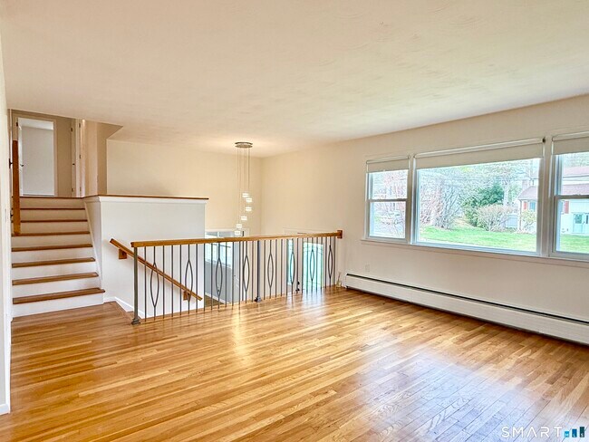 Building Photo - 47 Fuller Dr