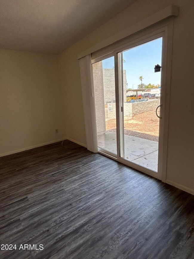 Building Photo - 2832 E Le Marche Ave