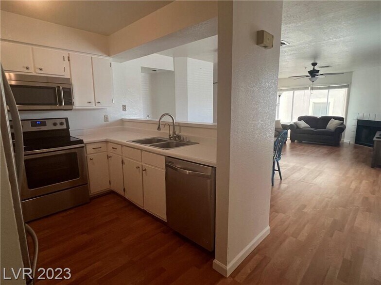 Building Photo - 2008 Mesquite Ln