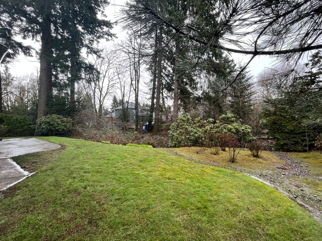 Building Photo - Clackamas Ranch 3 bedroom 2 bathroom - W/D...