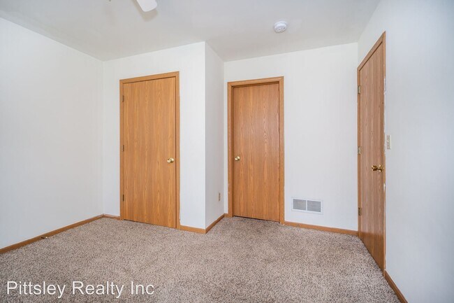Building Photo - 2 br, 2 bath Apartment - 735 Fotis Drive