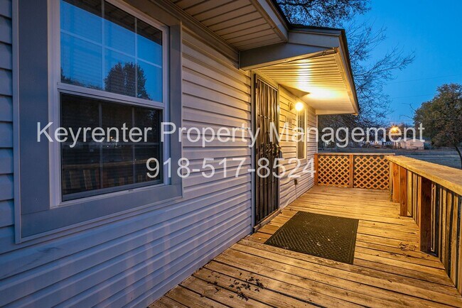 Building Photo - 2 Bed | 1 Bath East Tulsa with Spacious Back yard!