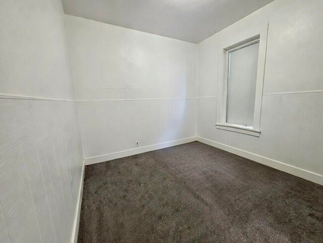 Building Photo - 1801 N Wisconsin St