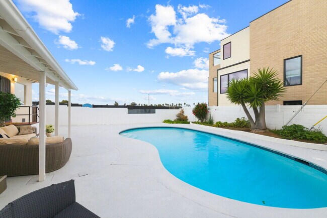 Building Photo - 1404 Lieta St