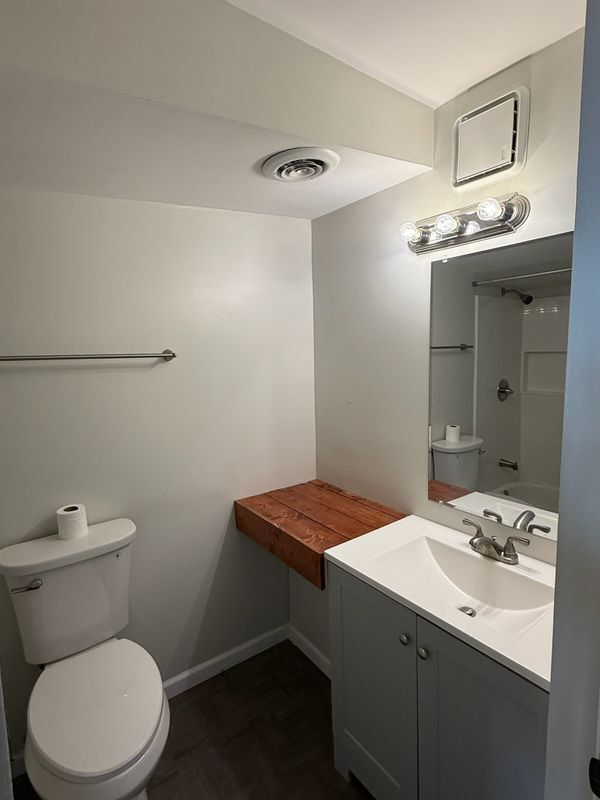 Building Photo - 1725 St Catherine St