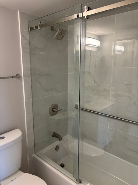 Bath/Shower/Handrail - 850 SW 133rd Ter