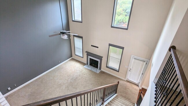 Building Photo - 718 Erika Ln