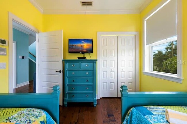 Building Photo - 4808 Gulf Dr