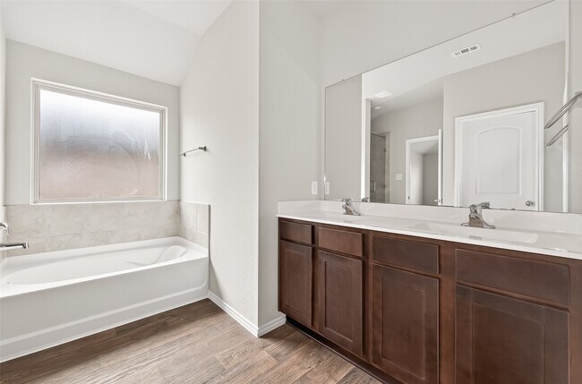 Building Photo - 4214 Fornari Ln