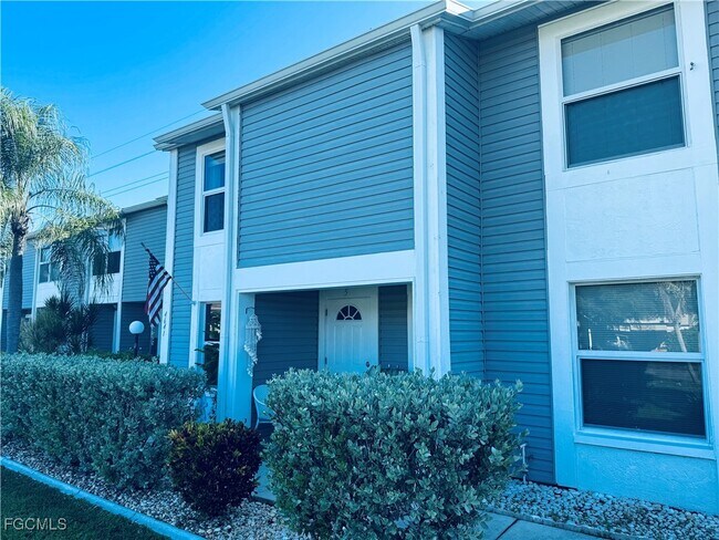 Primary Photo - 4641 SW Santa Barbara Pl