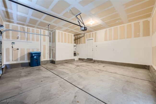 Building Photo - 7704 Twirling Yarn Ct