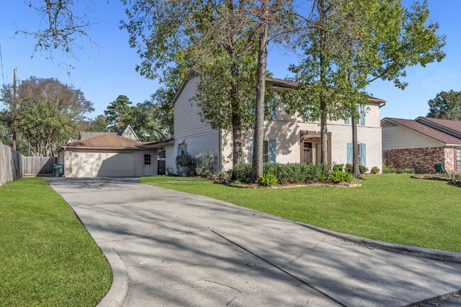 Building Photo - Welcome to this stunning 4-bedroom, 2.5-bath home on a quarter of an acre lot nestled in the high...