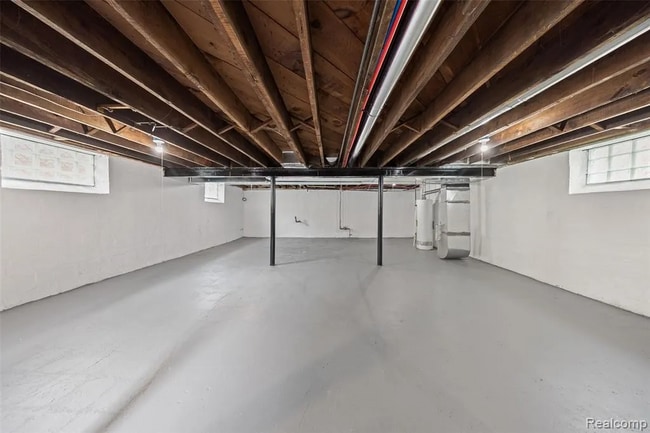 Building Photo - 13600 Birwood St