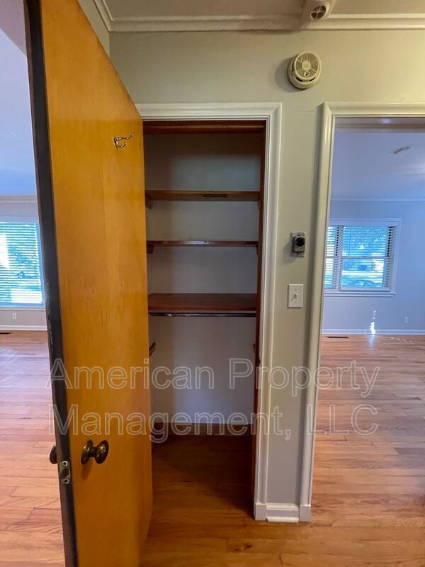 Building Photo - 2644 S Winston Ave