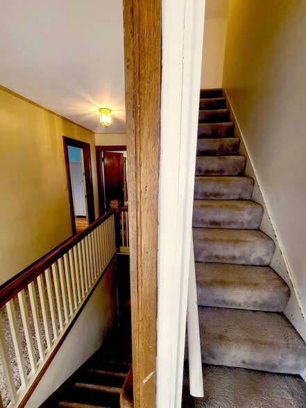 3rd Floor Stairwell - 1512 Harlem Blvd
