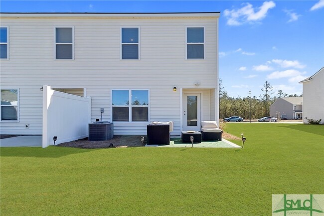 Building Photo - 443 Salvia Rd