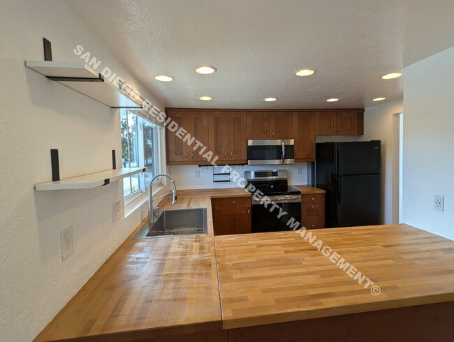 Building Photo - 4054 Nobel Dr