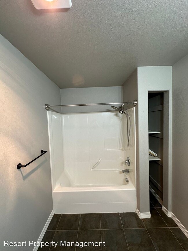 Building Photo - 3 br, 2 bath House - 310 Promenade Loop #107