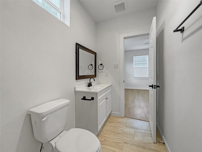 Building Photo - 6707 Avenue F