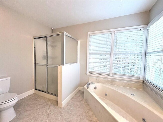 Building Photo - 1505 Yorktown Dr NW