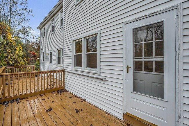 Building Photo - 67 Plantation Rd