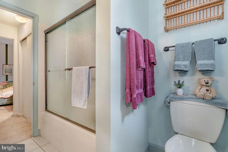 Building Photo - 340 E Locust St