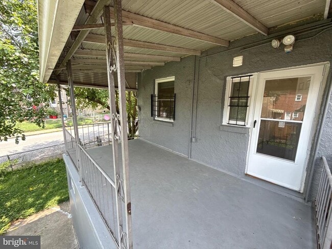 Building Photo - 3800 8th St
