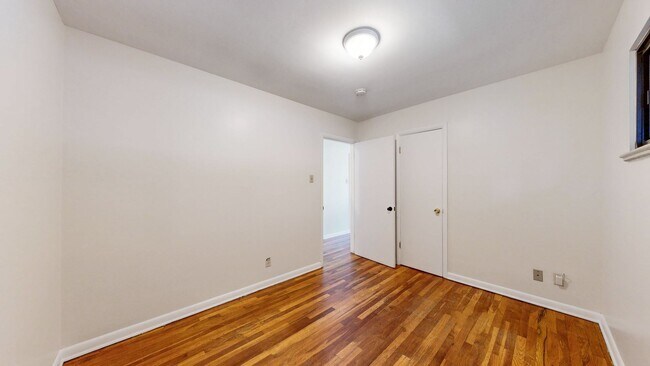 Building Photo - 2220 Ironton St
