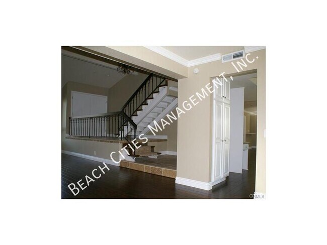 Building Photo - 6220 Ronald Dr