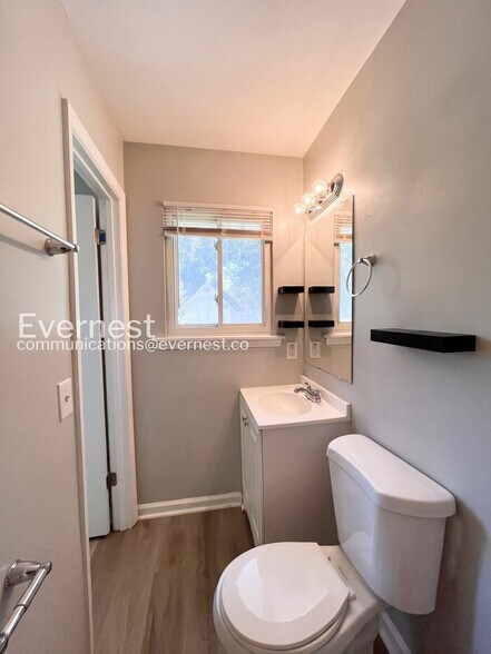 Building Photo - 409 Alexander Dr