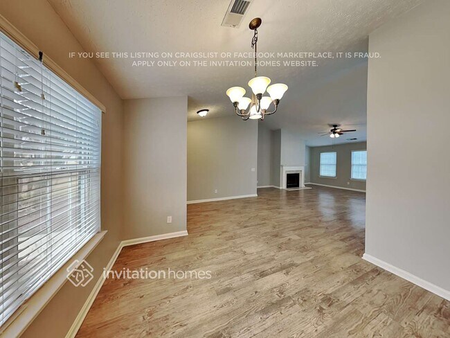 Building Photo - 428 Crested View Dr