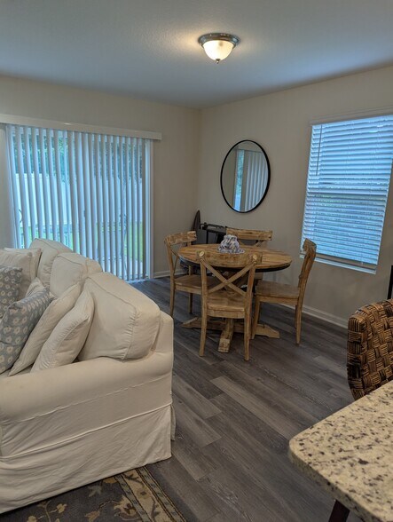 Building Photo - 1714 Cocoanut Rd