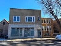 Building Photo - 3051 N Austin Ave