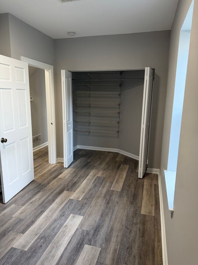 Building Photo - 116 S Massachusetts Ave