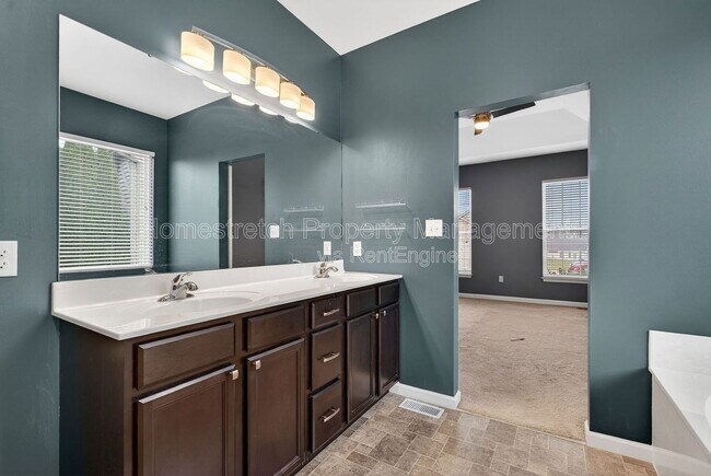 Building Photo - 738 Lost Canyon Blvd