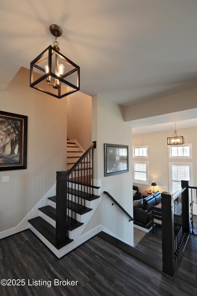 Building Photo - 14000 Glendower Dr