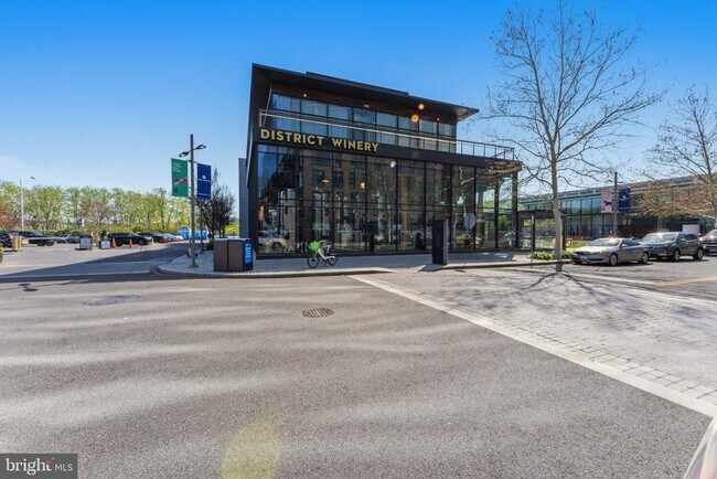 Building Photo - 1300 4th St SE