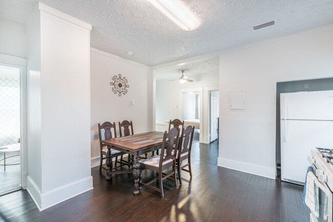 Building Photo - 2680 Post St