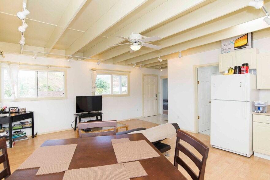 Building Photo - 1153 Kina St