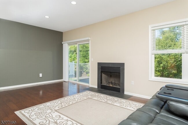 Building Photo - 24 DeCroce Ct