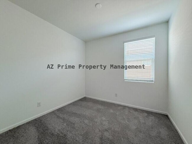 Building Photo - 9810 W Pinchot Ave