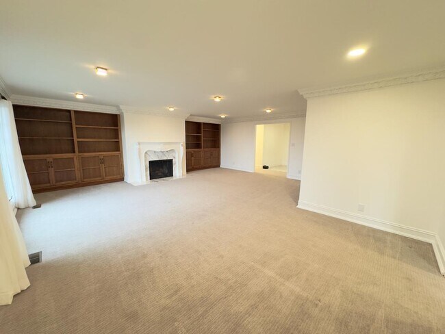 Building Photo - 3207 Apache Ln