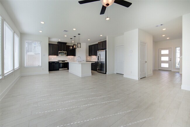 Building Photo - 7630 Meadow Mouse Ln